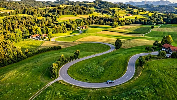 Landstraße Unfall Verkehr