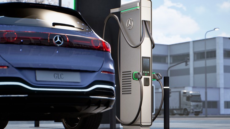 Mercedes-Benz GLC an einer Ladestation