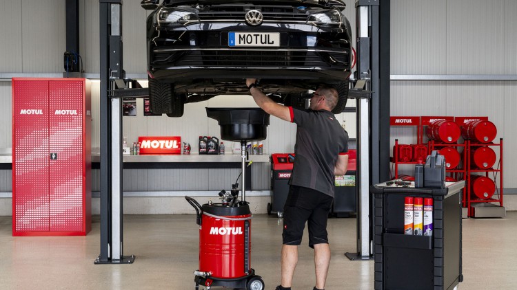 Motul Das Grüne Dach-Werkstatt