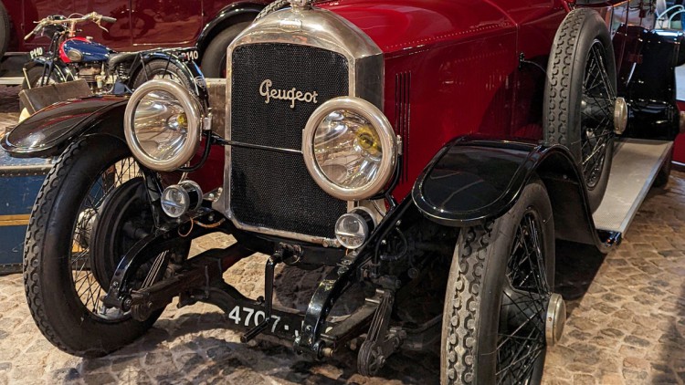 100 Jahre Peugeot-Flaggschiffmodelle der 600er-Reihe