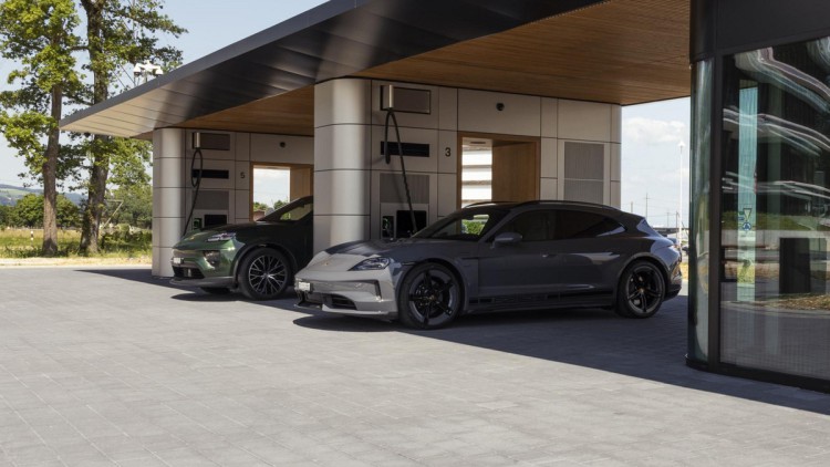 Porsche Charging Lounge Schweiz