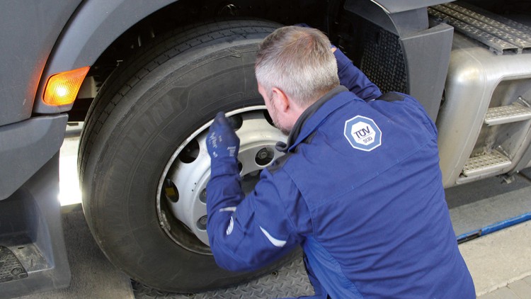 Räder richtig wuchten TÜV SÜD