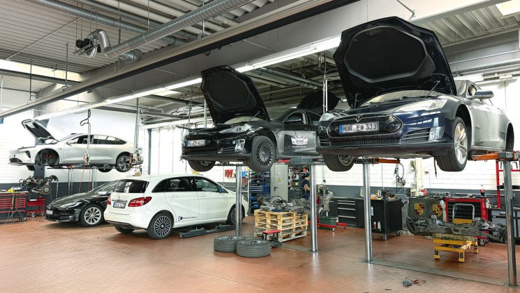 Tesla Werkstatt