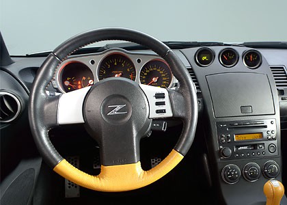 350z_cockpit_sl.jpg