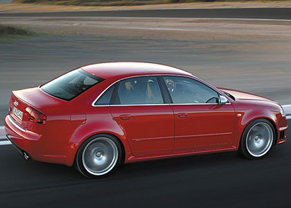audi_rs4_quattro_3.jpg