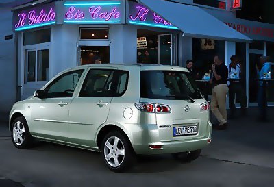mazda2_2.jpg