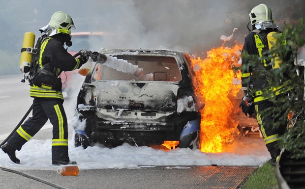 Feuerwehreinsatz Fahrzeubrand