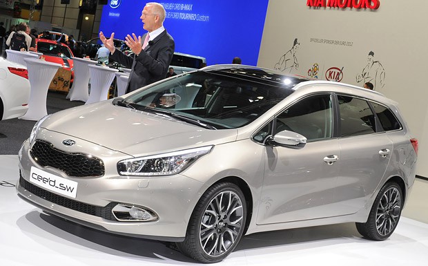 kia_ceed_sw_2013_5