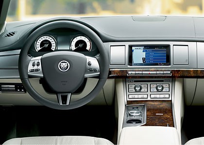 jaguar_xf_09.jpg