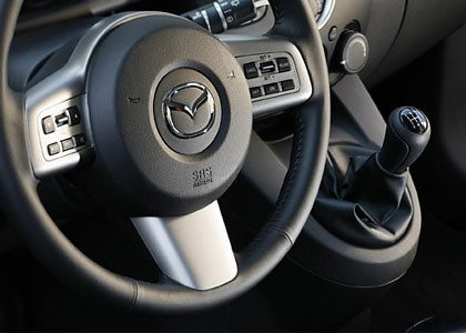 mazda2_10.jpg