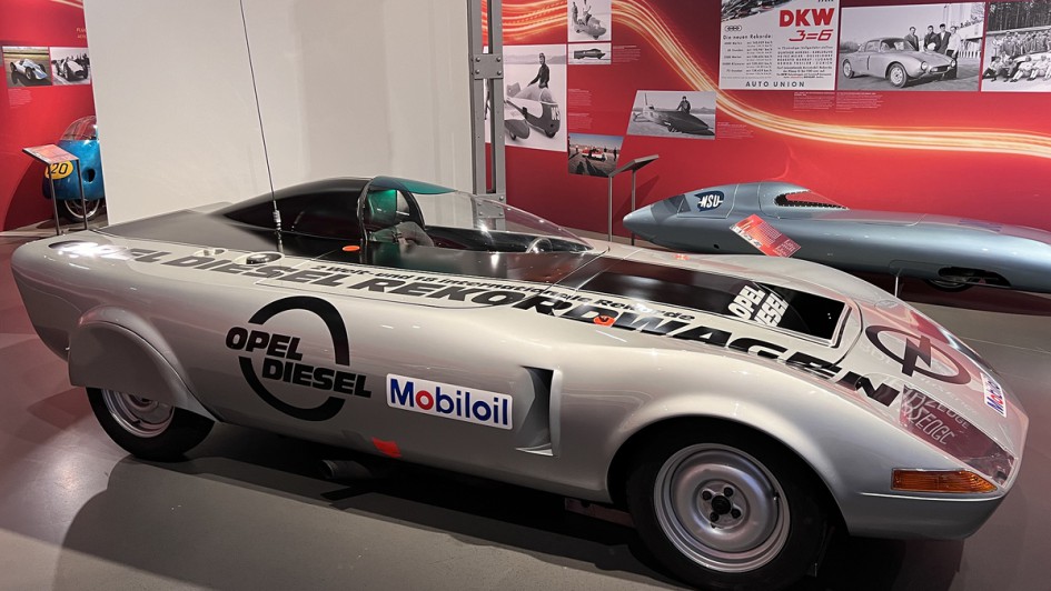 06_Der_Diesel_lernt_das_Rennen_-_MIt_diesem_Opel_GT_-_Foto_autodrom