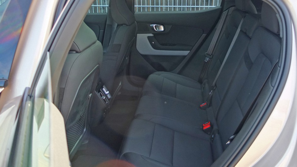 Rücksitze mit Stoffbezug im Polestar 2 (2024)