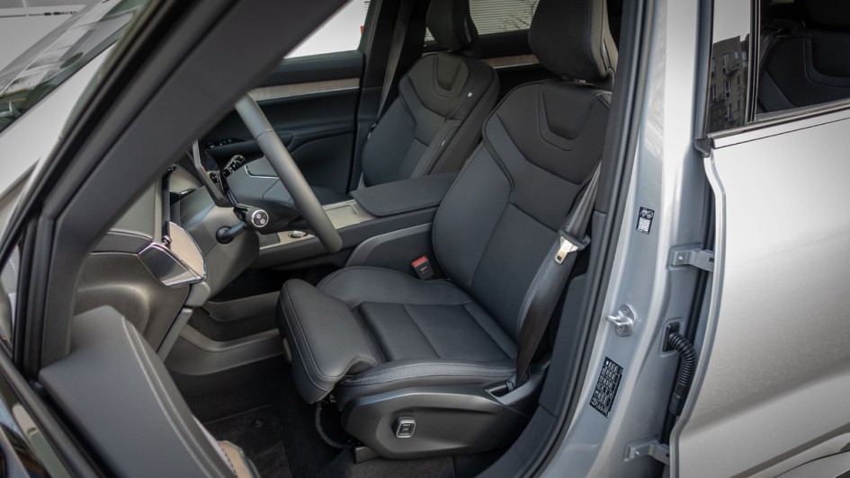 Vordersitze im Volvo EX90 mit Nordico-Bezug