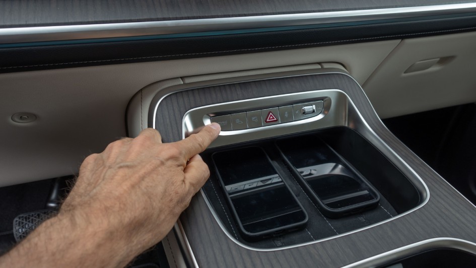 Mittelkonsole im Detail aufgenommen im VLE 300 von Mercedes