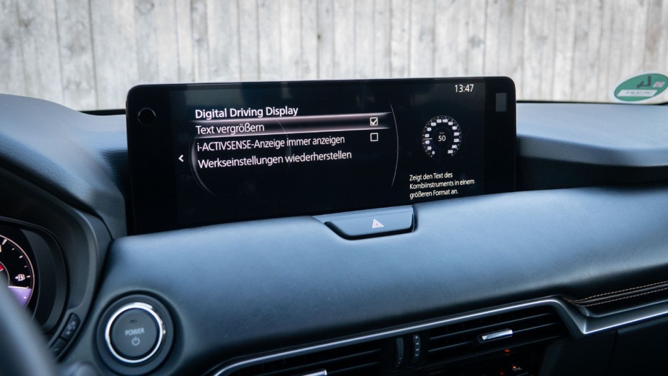 Einstellung "Textgröße" im Mazda CX-80-Infotainmentsystem