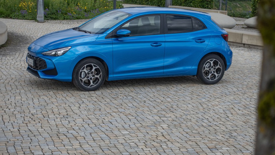 Der MG3 Hybrid ist in der Seitenansicht ein kreuzbraver Kleinwagen