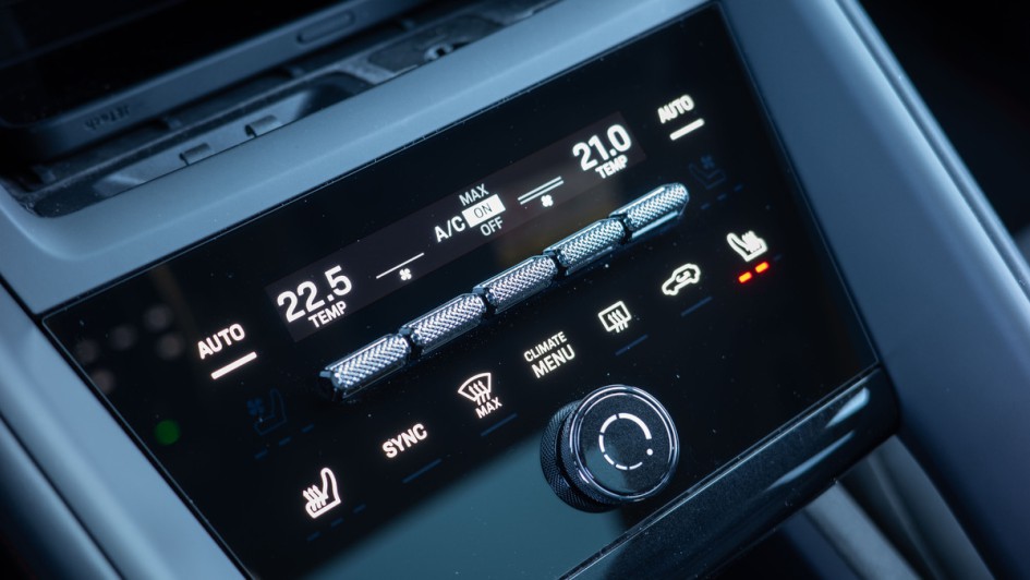 Klimaanlagenbedienung im Porsche Macan GTS