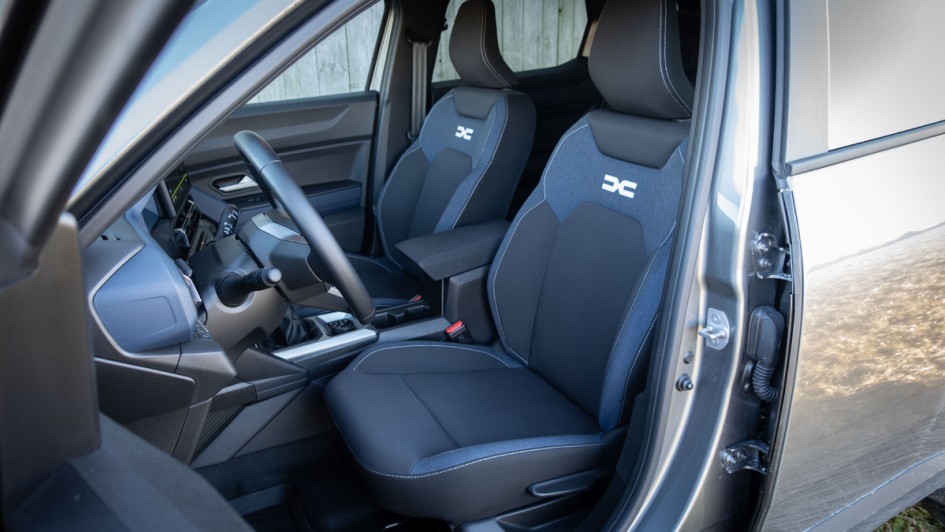 Vordersitze im Dacia Duster 4x4 in der Ausstattungslinie Journey