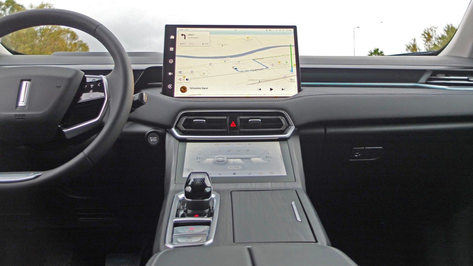 Mittelkonsole im Wey 03