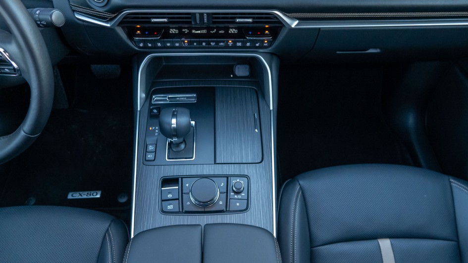 Mittelkonsole des Mazda CX-80 Homura Plus