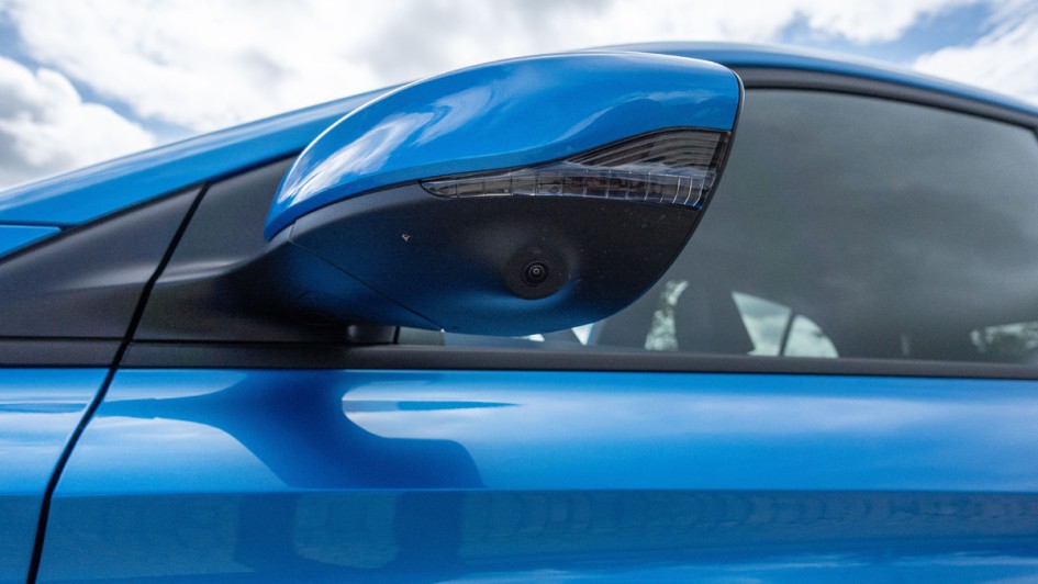 MG3 Hybrid Außenspiegel mit installierter Kamera für die 360-Grad-Ansicht