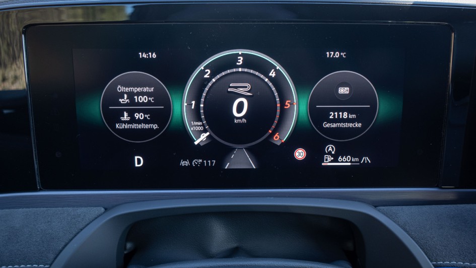 VW Passat Variant 2.0 TDI 4Motion Foto vom digitalen Kombiinstrument (Tacho)