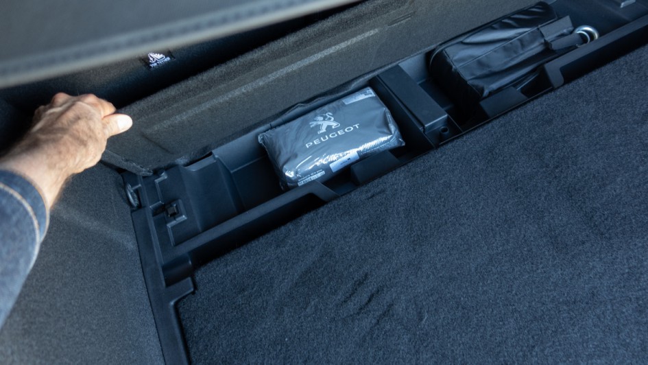 Peugeot 308 SW 1.5d Kofferraum-Ablage