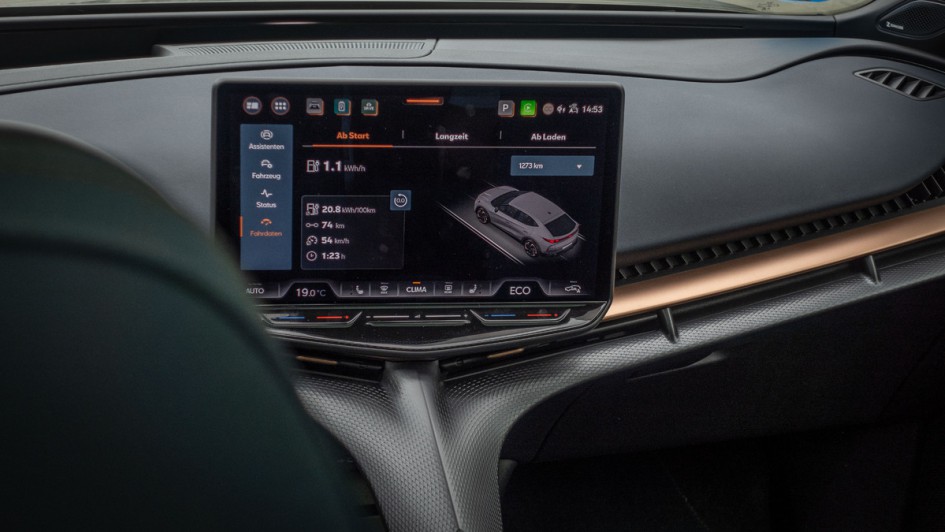 Cupra Tavascan VZ Foto vom 15-Zoll-Infotainmentbildschirm