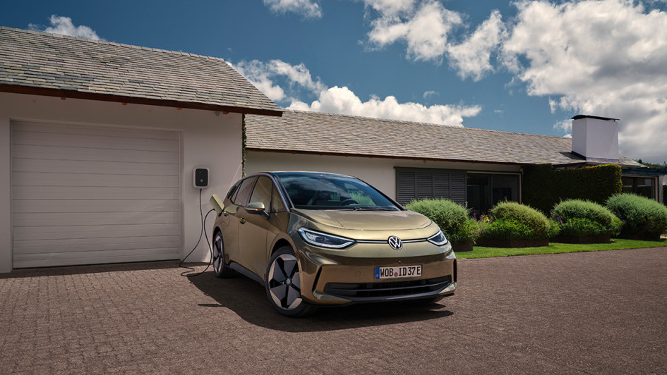 15_VW_ID.3_Facelift_vor_Haus