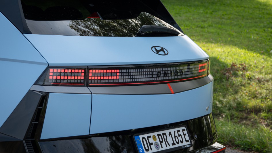 Ein paar Details am Heck unterscheiden Sportmodell vom profanen Ioniq 5