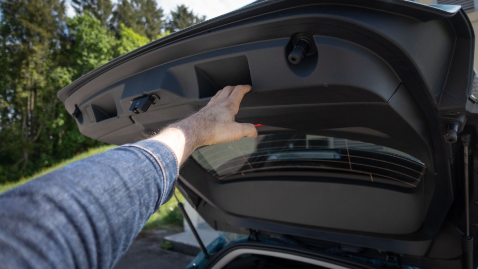 Peugeot 308 SW 1.5d Heckklappengriff 