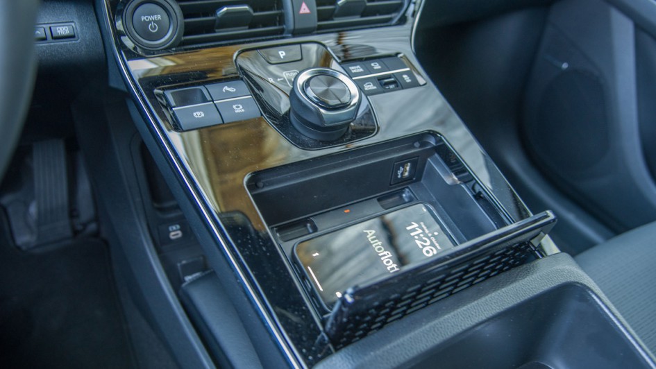 Mittelkonsole im Subaru Solterra