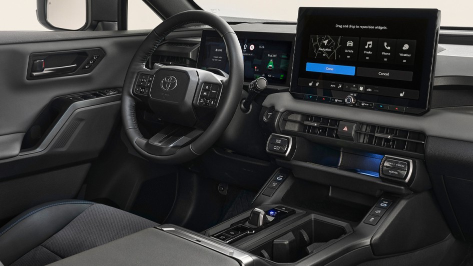 01_Toyota_RAV4_2025_HD