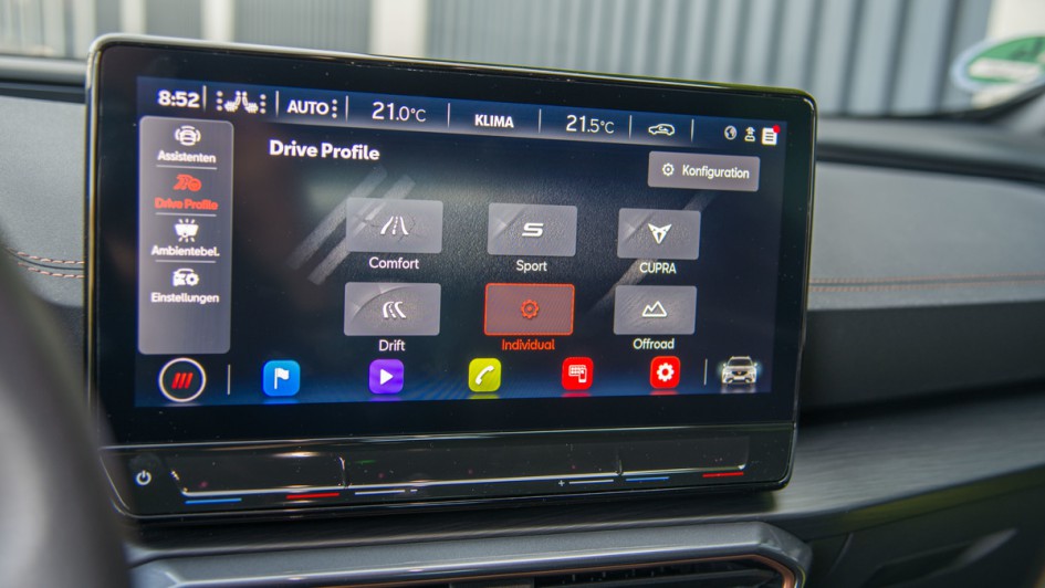 Foto vom Mittendisplay des Cupra Formentor und den verschiedenen Fahrmodi