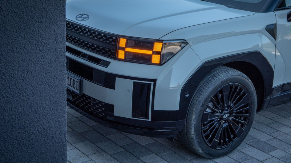 Blinkergrafik mit aktiviertem Blinker im Hyundai Santa Fe (2024)