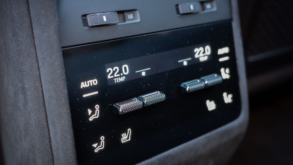 Klimabedienung im Fond des Porsche Macan GTS