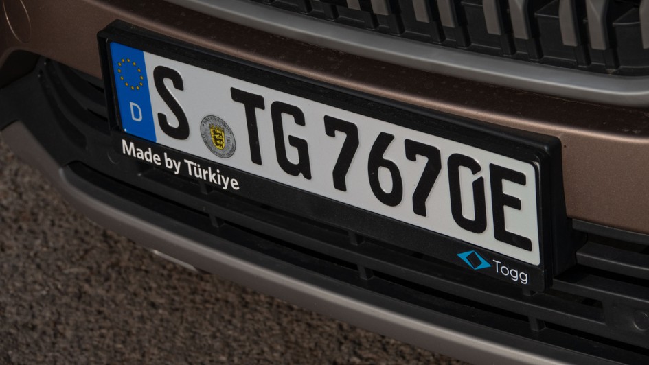 Made by Turkiye-Schriftzug am Nummernschildverstärker des Togg T10X