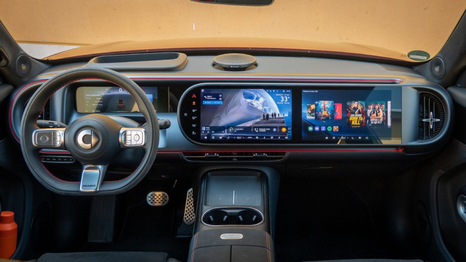 Gesamtes Cockpit des Smart #5 von hinten fotografiert