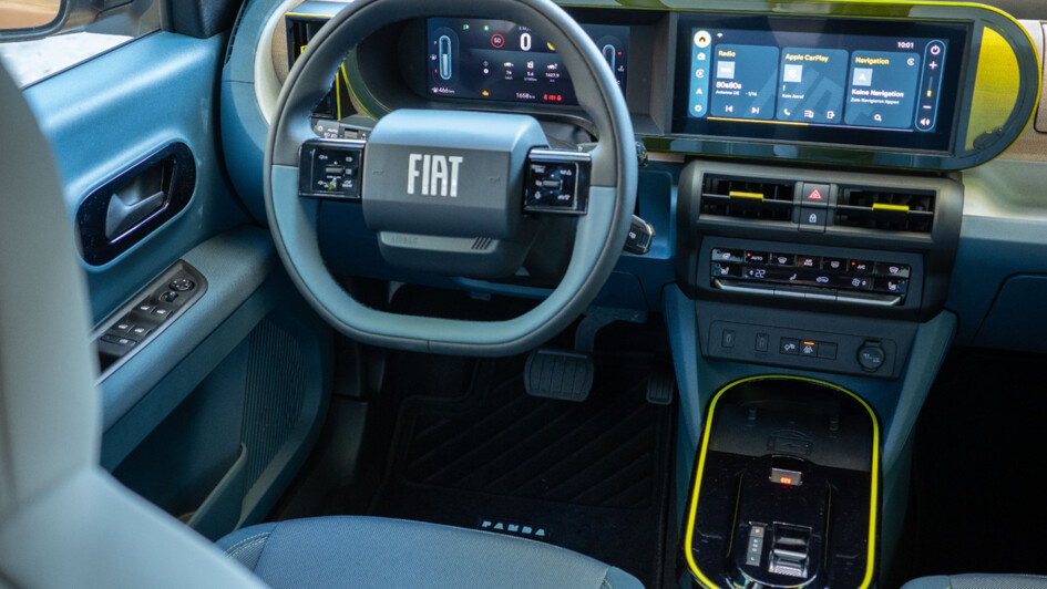 Innenaufnahme des Fiat Grande Panda-Lenkrads und -Cockpits