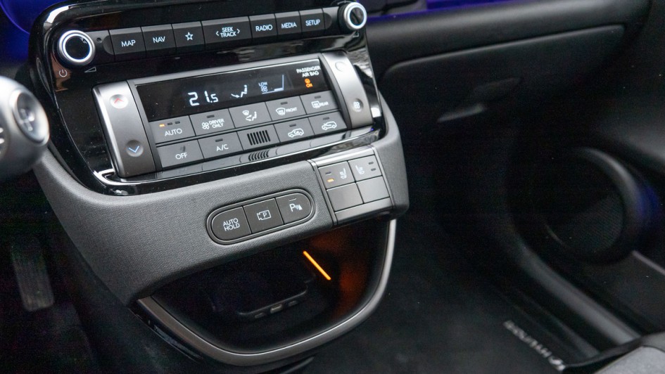 Klimaautomatik-Bedieneinheit im Hyundai Inster