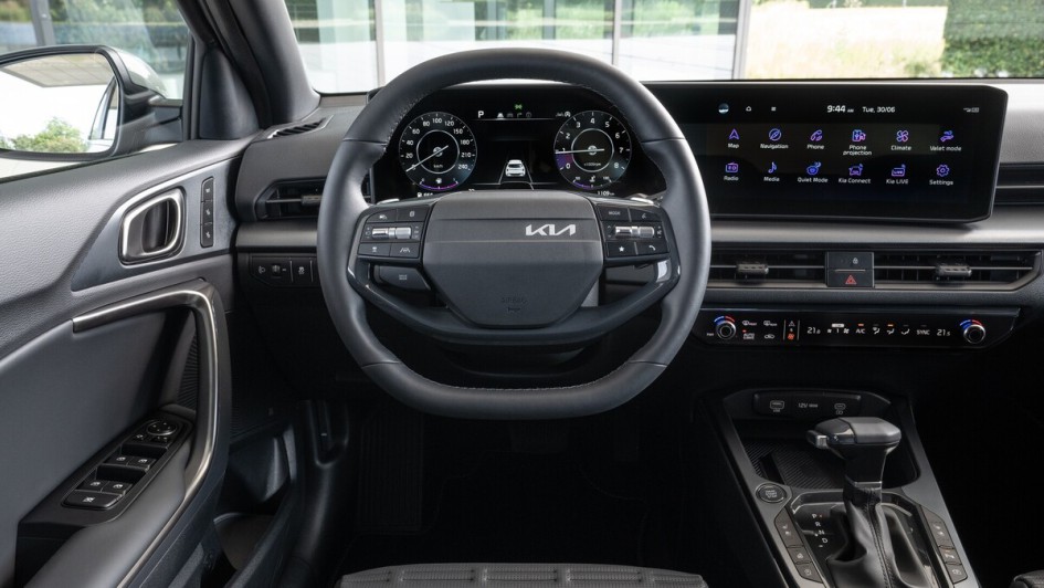 Das Cockpit wirkt hochwertiger