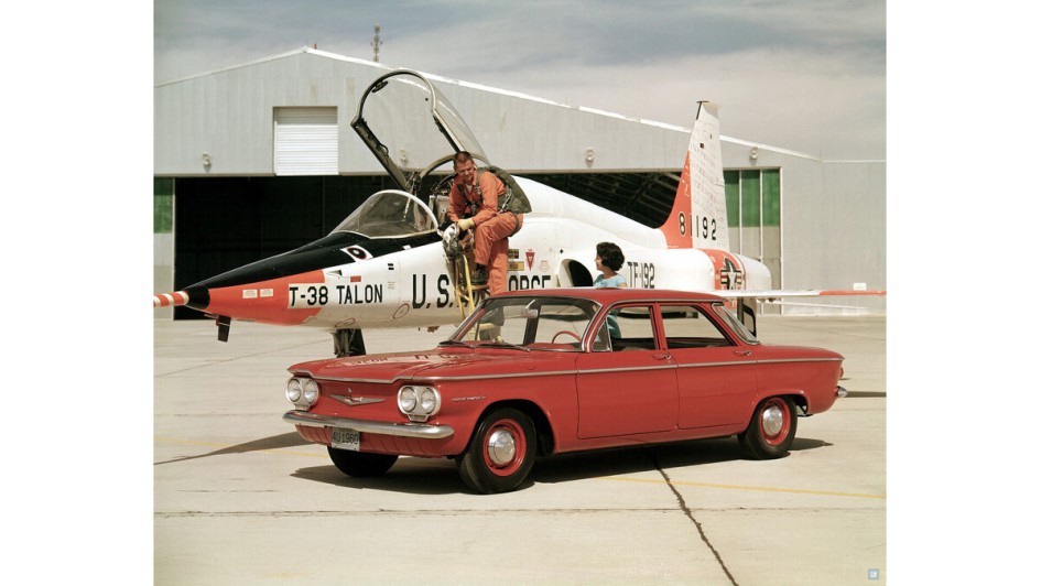 „Trapeze“ auf amerikanische Art – Der Chevrolet Corvair debütierte 1959 mit spektakulär modellierter Gürtellinie und beeinflusste so europäische Kompaktmodelle.