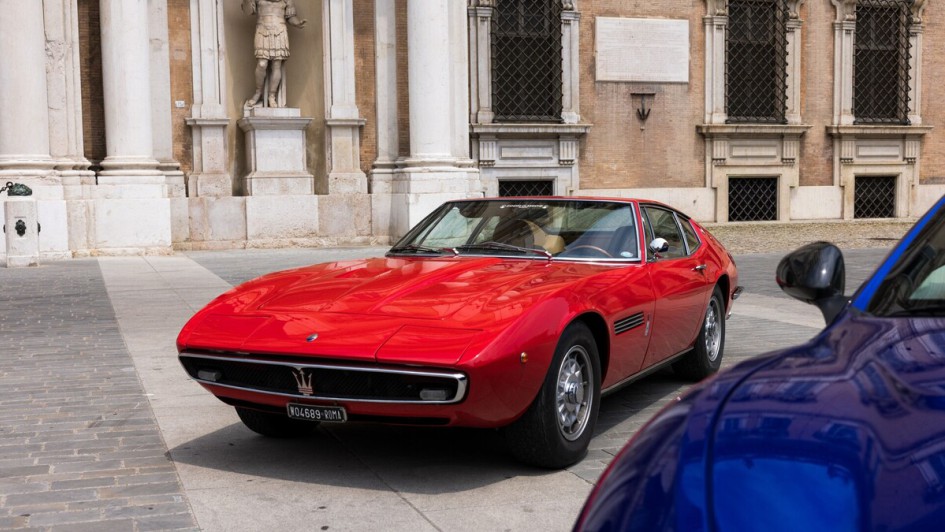 Attacke gegen Miura und Ferrari 275 GTB/4 – Der von Giorgetto Giugiaro gezeichnete Maserati Ghibli startete 1967