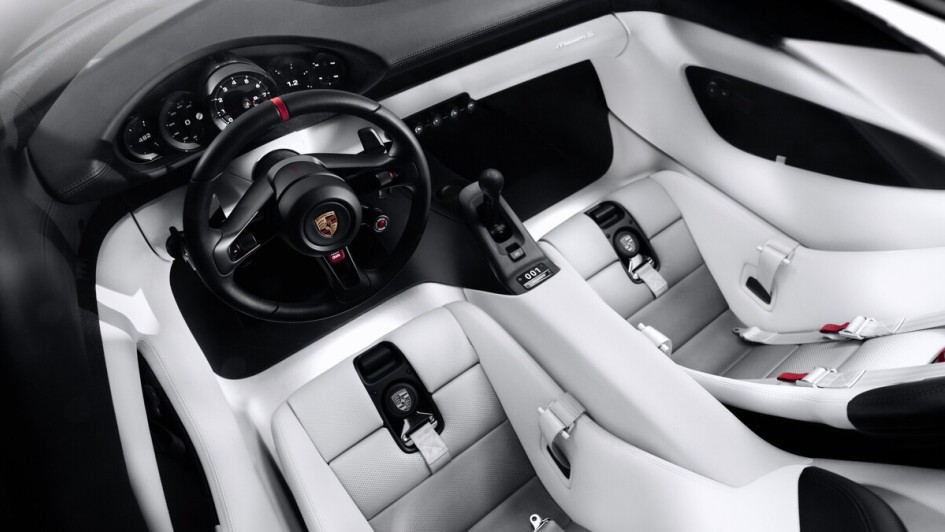Im Cockpit verzichtet Porsche bewusst auf ein modisches Riesen-Display.