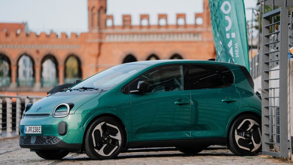 Anders als der dreitürige Ur-Twingo bietet die elektrische Neuauflage zwei weitere Einstiegstüren