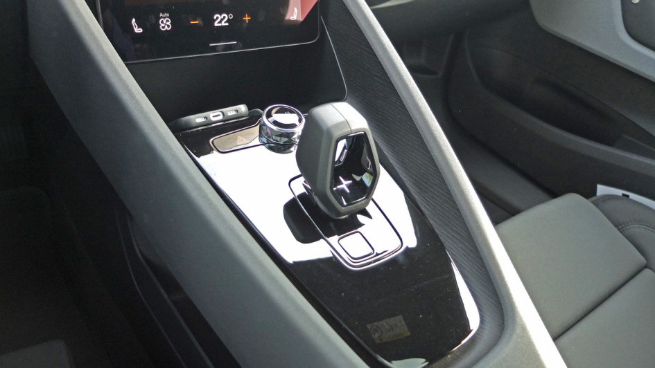Schalthebel im Polestar 2 (2024)