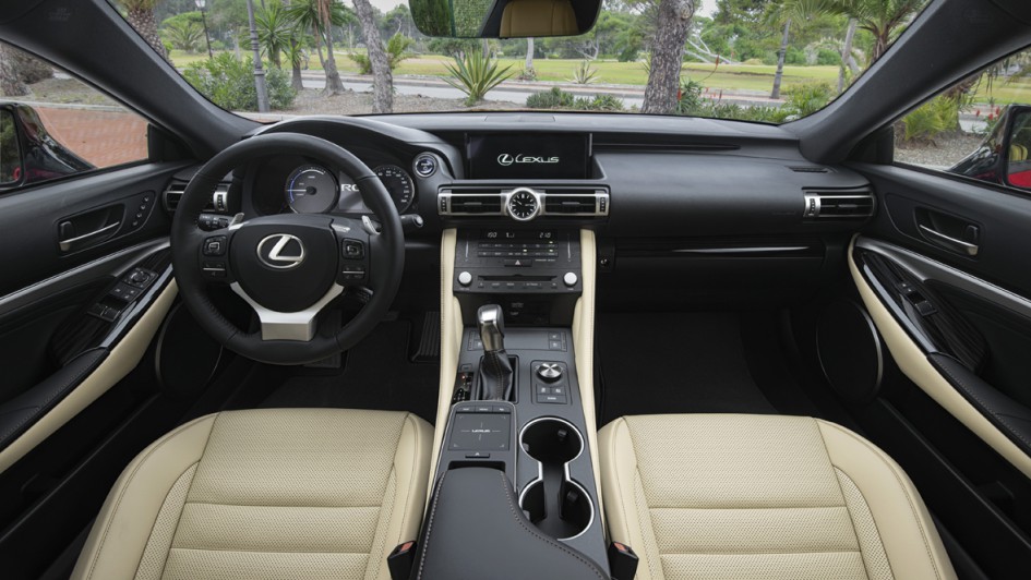 Lexus RC 300h (2020)