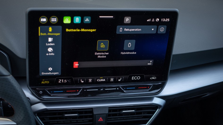 Detailansicht des Infotainmentsystems im Seat Leon Modelljahr 2025