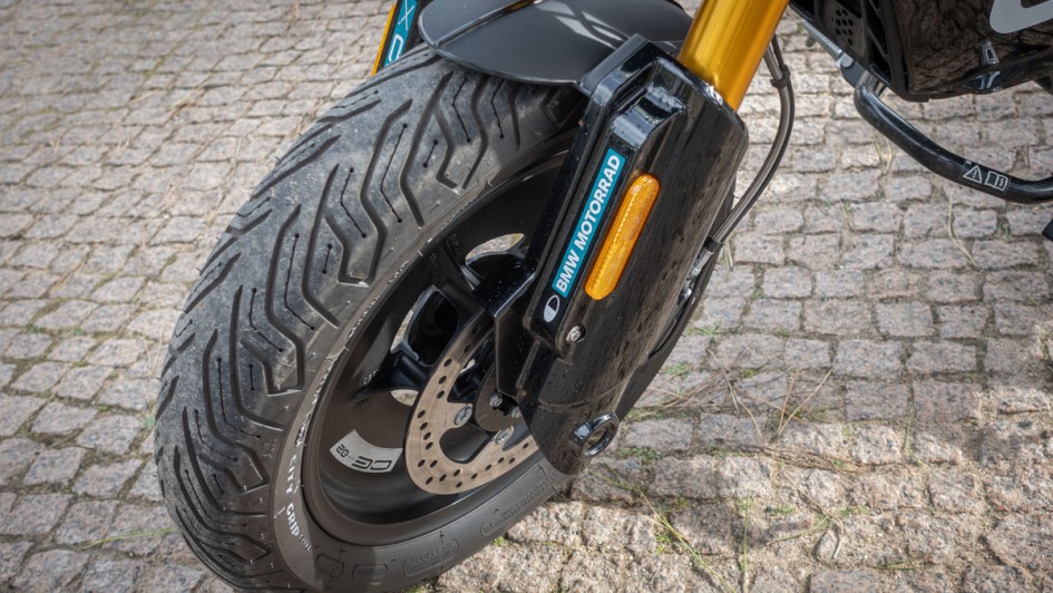 BMW CE 02 ABS-Bremsanlage am Vorderrad