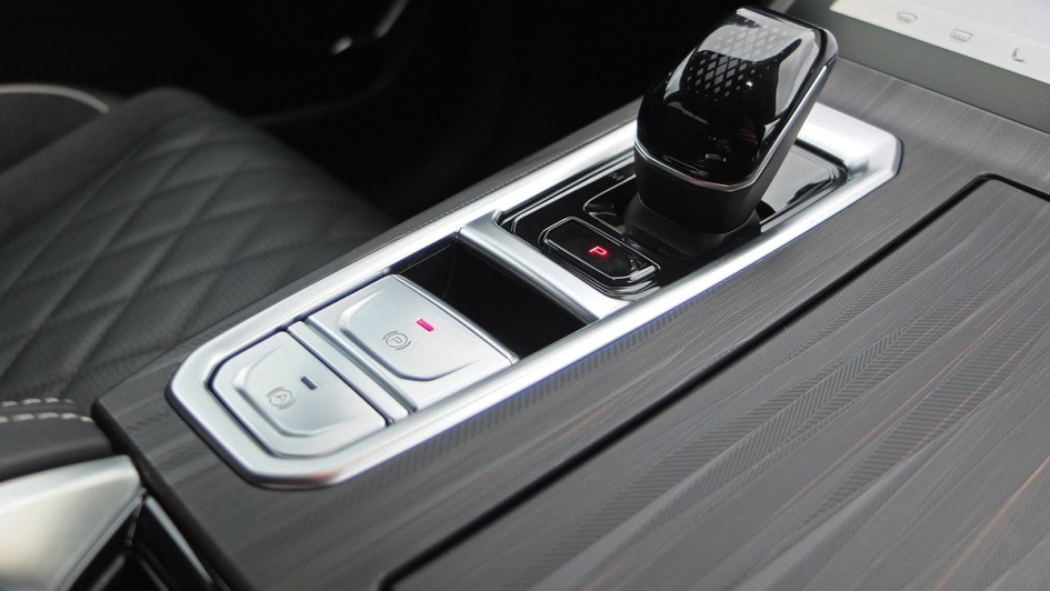 Schalthebel im Wey 03